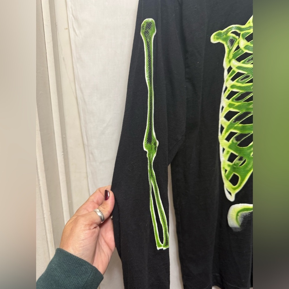 Target Black and Green Skeleton Long Sleeve Tee 0139 - Picture 2 of 5